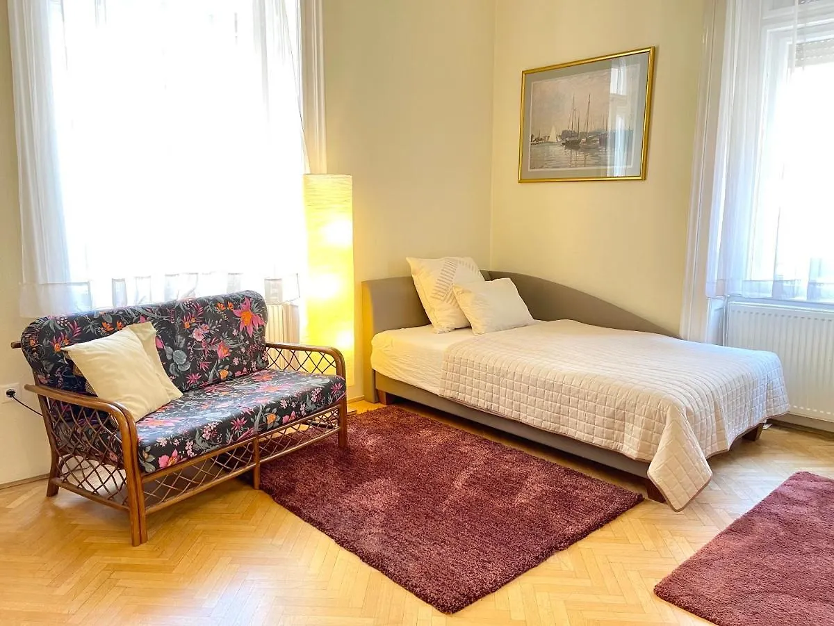 Central Vintage Residency - Balcony & Ac 0*, Budapest Hungary