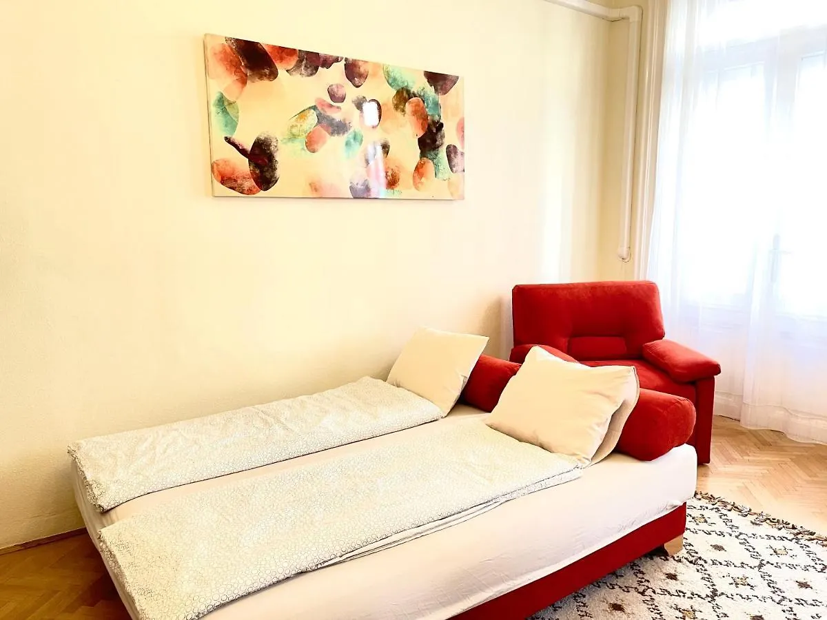 Central Vintage Residency - Balcony & Ac Apartment